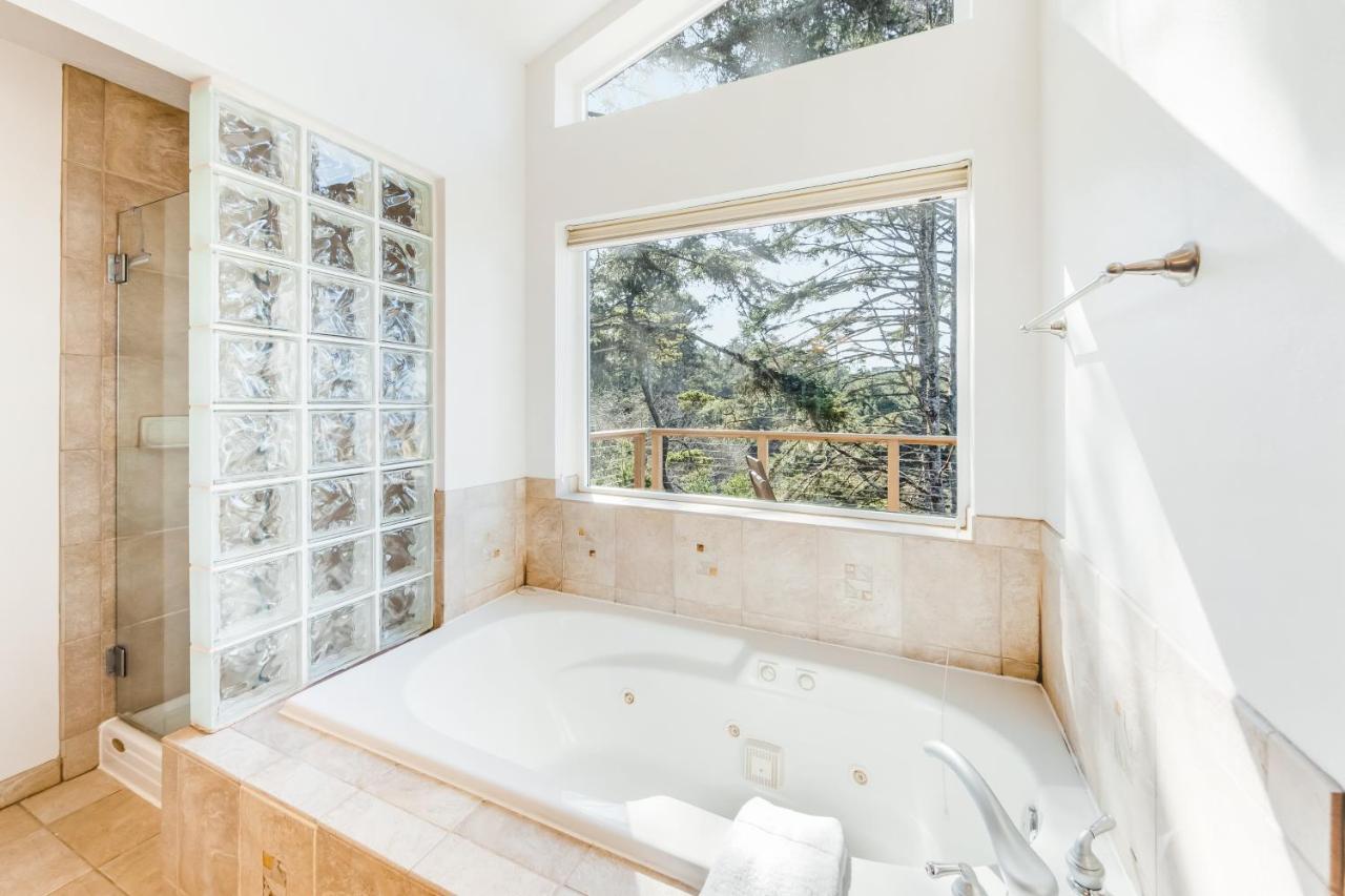 Yaquina Lighthouse View Beach Home Newport Exterior foto