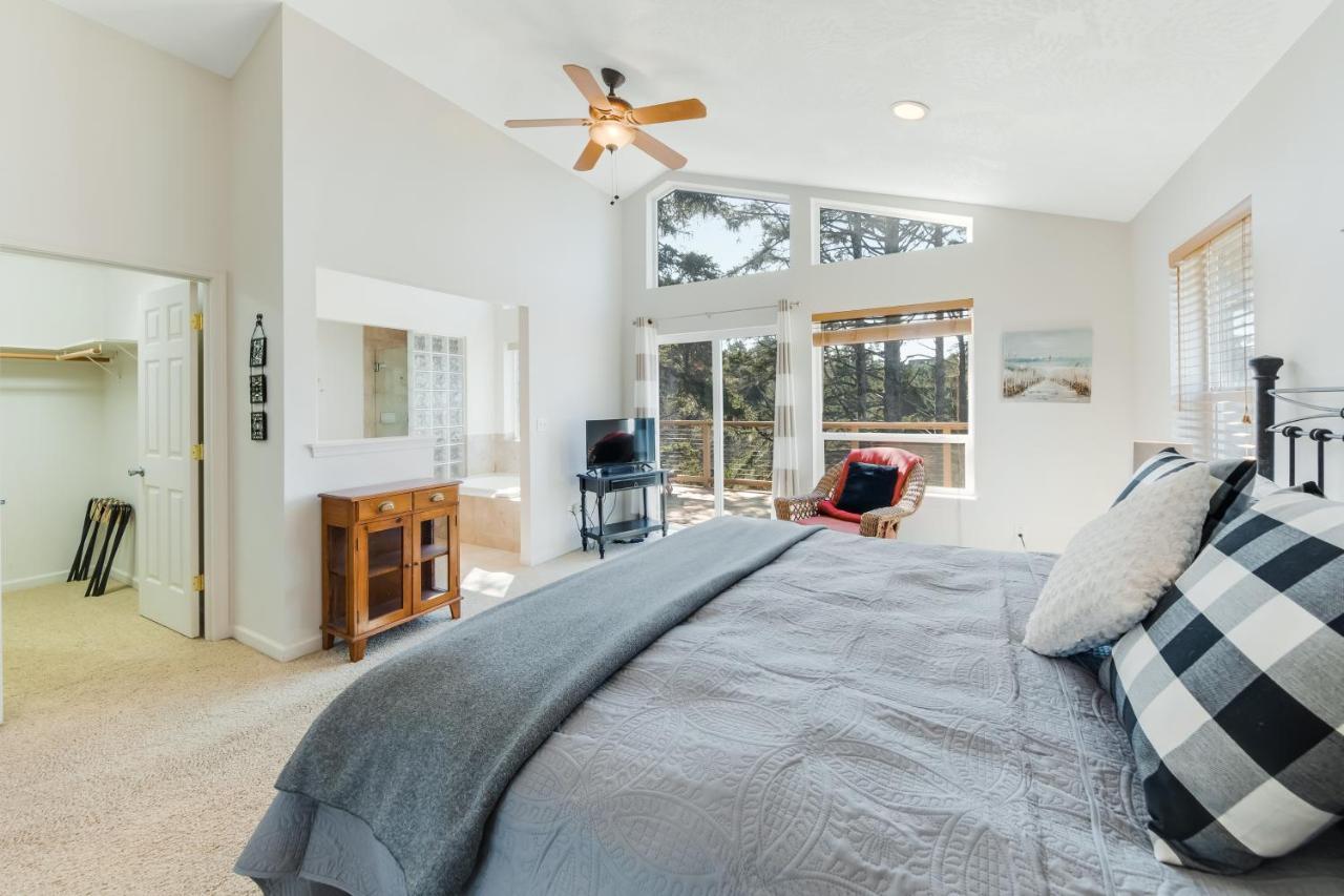 Yaquina Lighthouse View Beach Home Newport Exterior foto